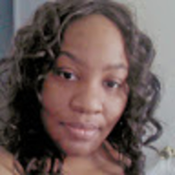 Meet your Posher, Danielle - Picture 1 of 1